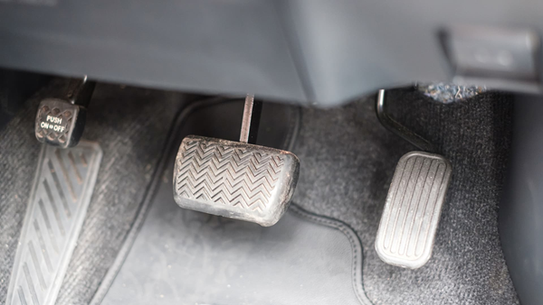 Symptoms of a Bad Brake Master Cylinder